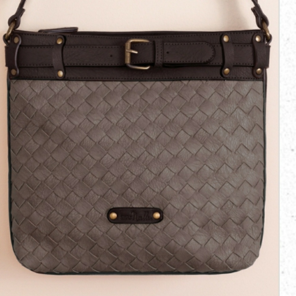 Simple Noelle Messenger Bag